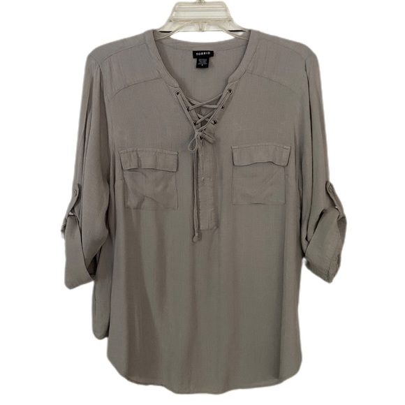 Torrid Lace Up Blouse Gray 3/4 Sleeves With Roll Tabs Lightweight Plus Size 0 - Picture 1 of 12